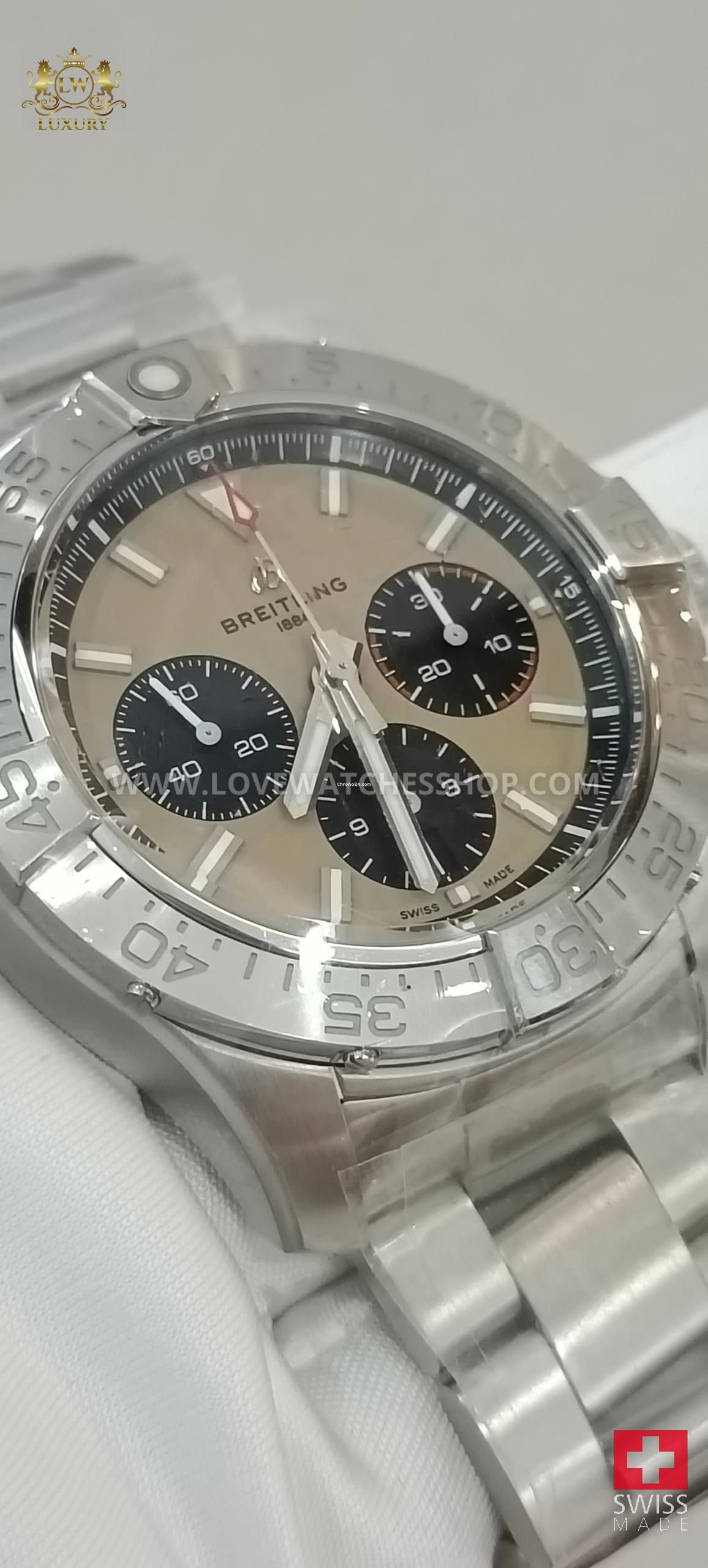 Breitling Avenger B01 Chronograph 44 brand new full set